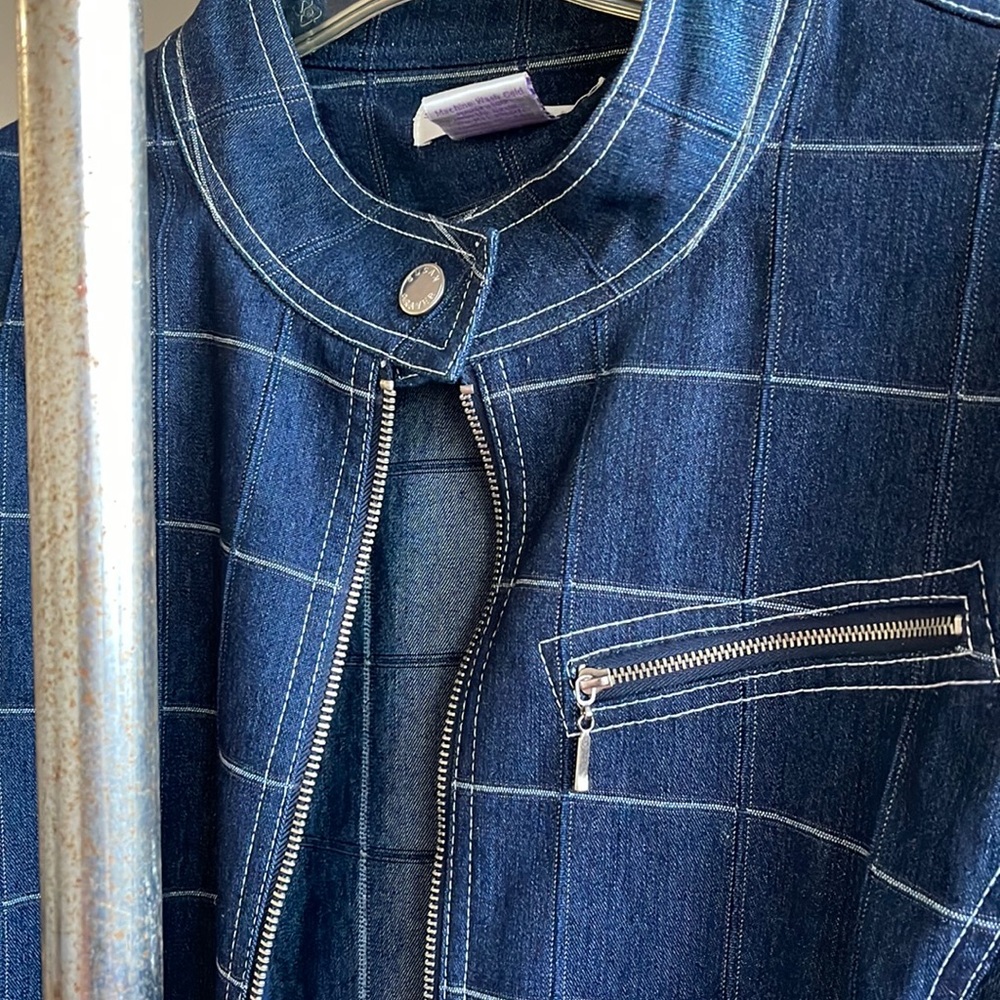 Beautiful Denim Jacket. Size L.